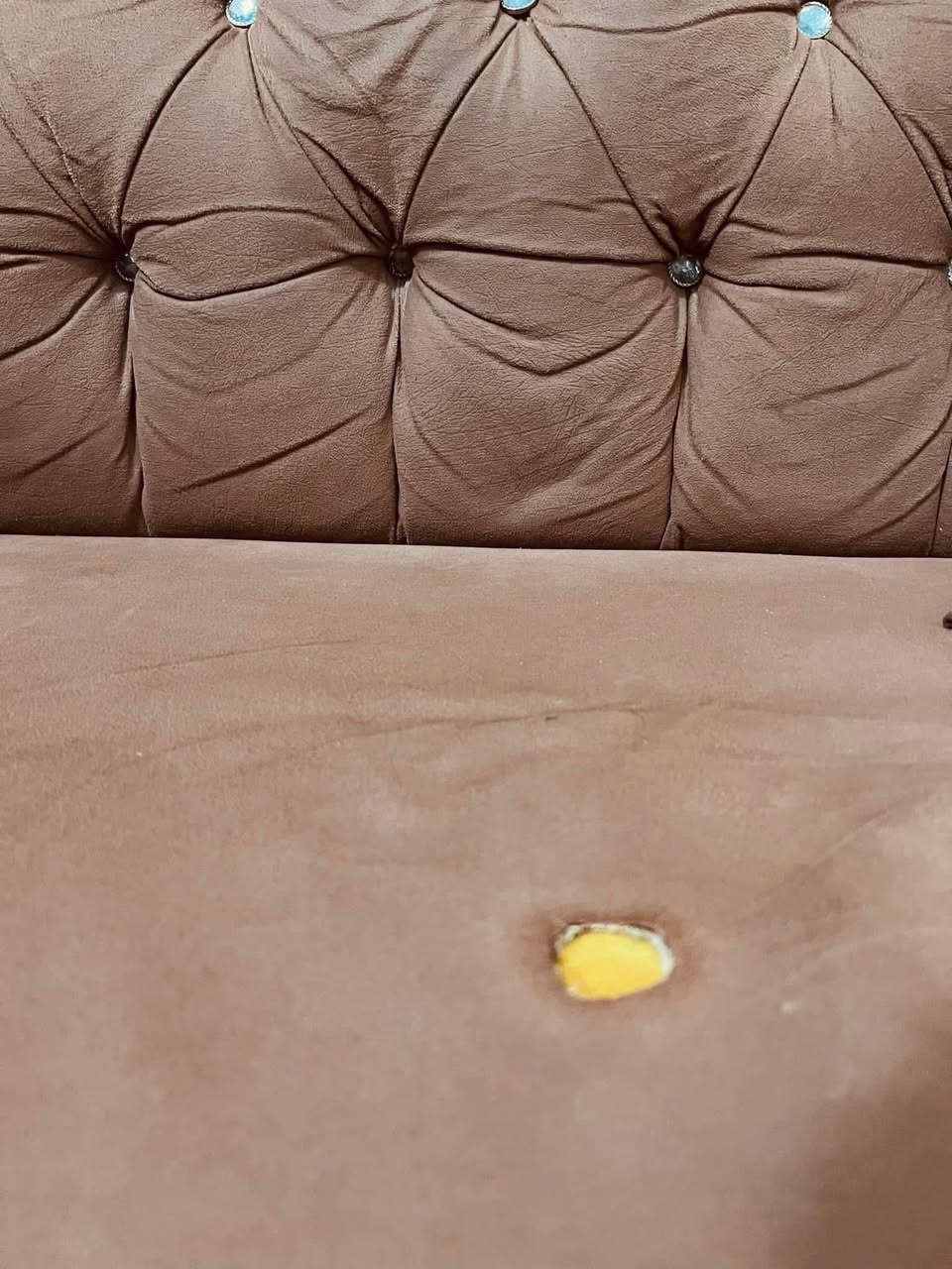 يا الله🙏
السلام عليكم 
للبيع تخم 8 مقاعد
 القنفتين بيهم حرق بخور بسيط وموضح بالصورة 
الكراسي واحد نازل وموضحة بالصور
تجون تشوفو وتقتنعون وبالعافية
وبسعر بلاش  
175 قفل🔒 
أرفعوا المنشور ❤️❤️❤️
للأستفسار ماسنجر 

الله يخليكم بدون وعود كاذبة🤝🤝


**إذا كنت صاحب هذا الإعلان وتريد حذفه لأي سبب، رجاءا أرسل رسالة إلى الدعم الفني**