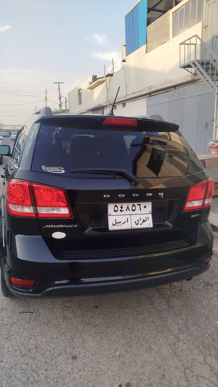 نوع دووج جورني
موديل ،2018
ضرر باب جاملوغ صبغ كلير فقط بدون حادث
اير باك سستم 
ماشي 83
موبايل ***********
موبايل ***********
