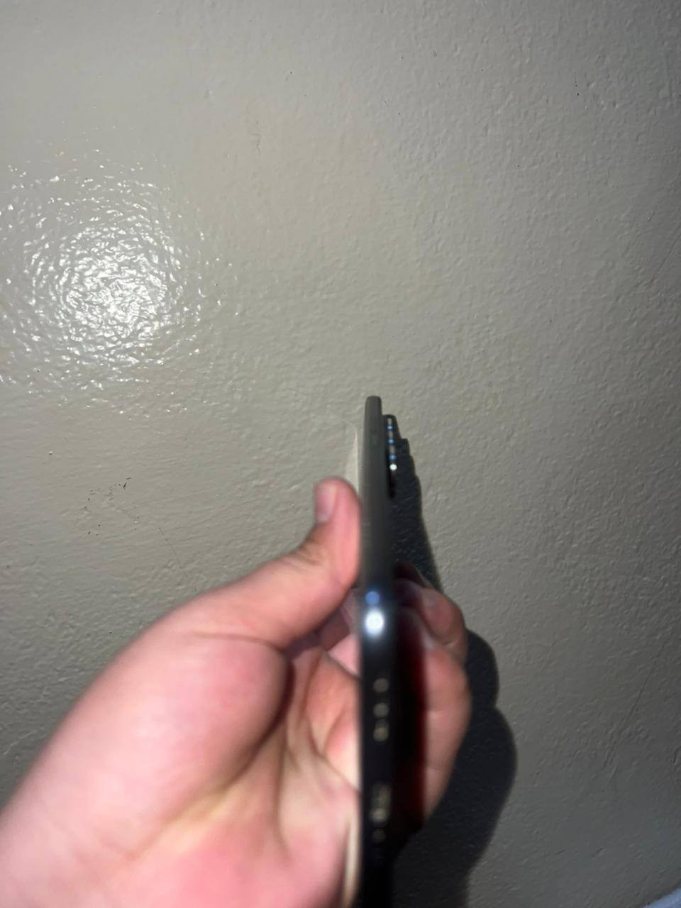 السلام عليكم انفنكس هوت 60برو بلس ذاكره 256الجهاز مواصفاته قويه كلش شاشه منحنيه وعليه ضد الكسر مستخدم قليل شخط واحد مابي وياه شاحنته الاصليه 45واط وكارتونه وكفرين    قيم واخذ عندي توصيل ***********
