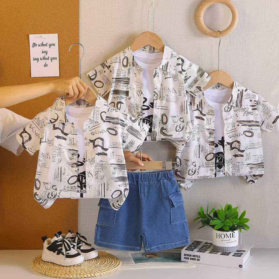 القاط الاوربي البيبي 
3 قطع صناعة صيني
برمودة كابوي 
بدي كمونية قطن 
قميص نص ردن 
يلبس اعمار 
من 1 سنة 
الى 4 سنة 
سعر 66 الف 
جملة القطع
5500 
توصيل 6 الف
للحجز ***********
