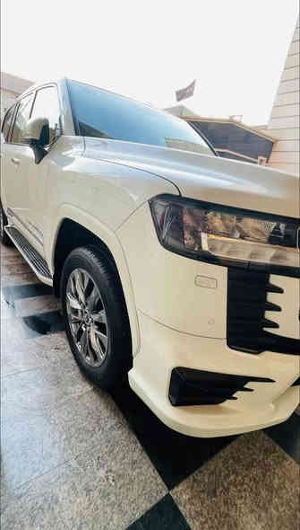 السلام عليكم 
للبيع لاندكروزر ساس مكملة لمتدد موديل ٢٠٢٣ ماشية ٢٩ الف بيهه كم شخط مكحلات فقط 
عنوان بغداد الاستفسار الاتصال  
 *********** السعر ٦٧٥ وبيهه مجال
