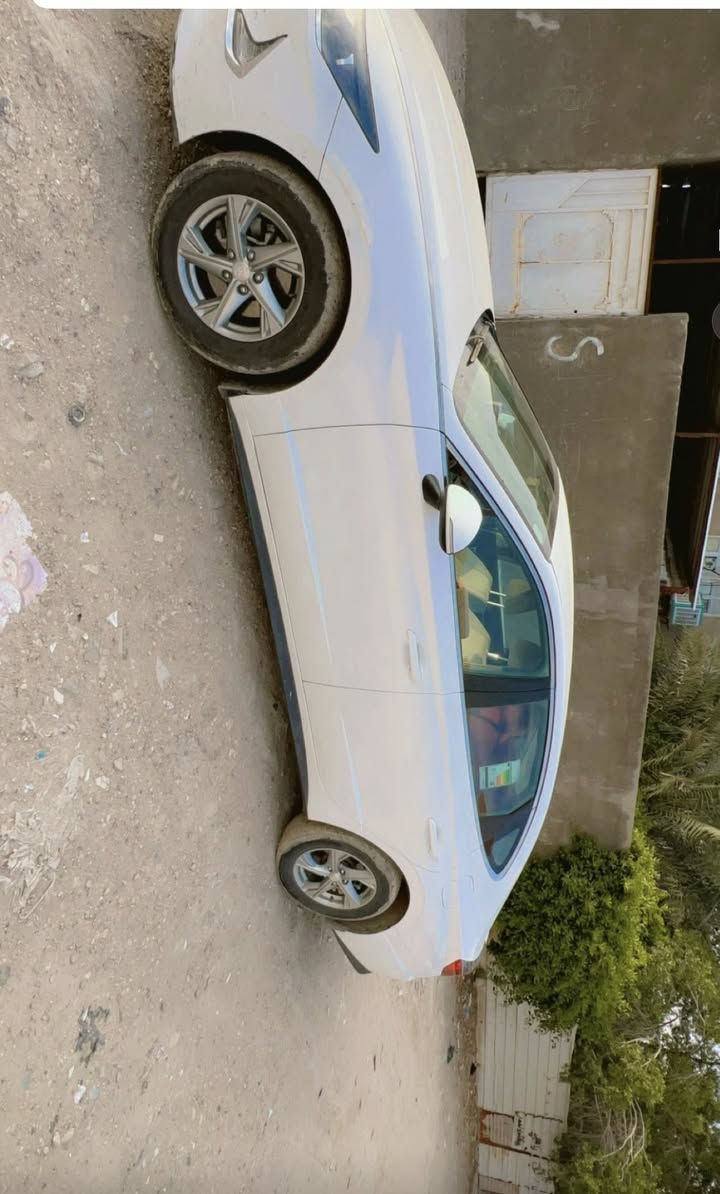 سوناتا ٢١  رقم بغداد بسمي امداور ثاني يوم  خليجيه بيها قبق الجنطه امبدل شركه بل خليج بدون حادث سعرها ١٩٠ وبيها مجال 
*********** متواجد عل واتساب
