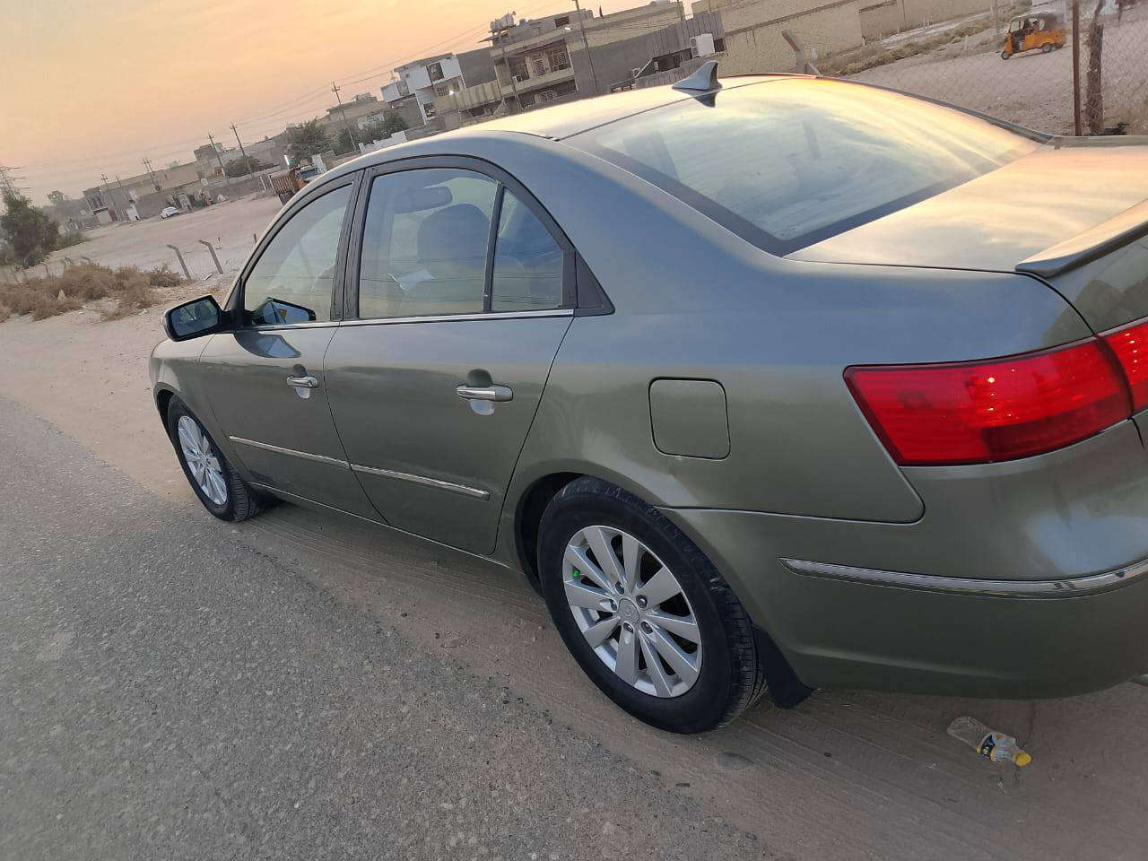 سلام عليكم سونتا 9فول مواصفات لمتدد تحكم سترين  جهتين كشنات كهربائيه تدفئه تبريد منضومه زنون تايرت جدد حداديه جديده صدر امامي خلفي جديد ليبل واحد سياره  حادثها لأمريكي  بنيد مبدل فقط وومصبوغه حزم لجماليه فقط  سياره احلئ من صور  لاتنقيص لاتبخير سونار وين ميعجبك صوت رواجز ماكو من شغل صبح   العنوان بغداد العبيدي  الهاتف ***********
