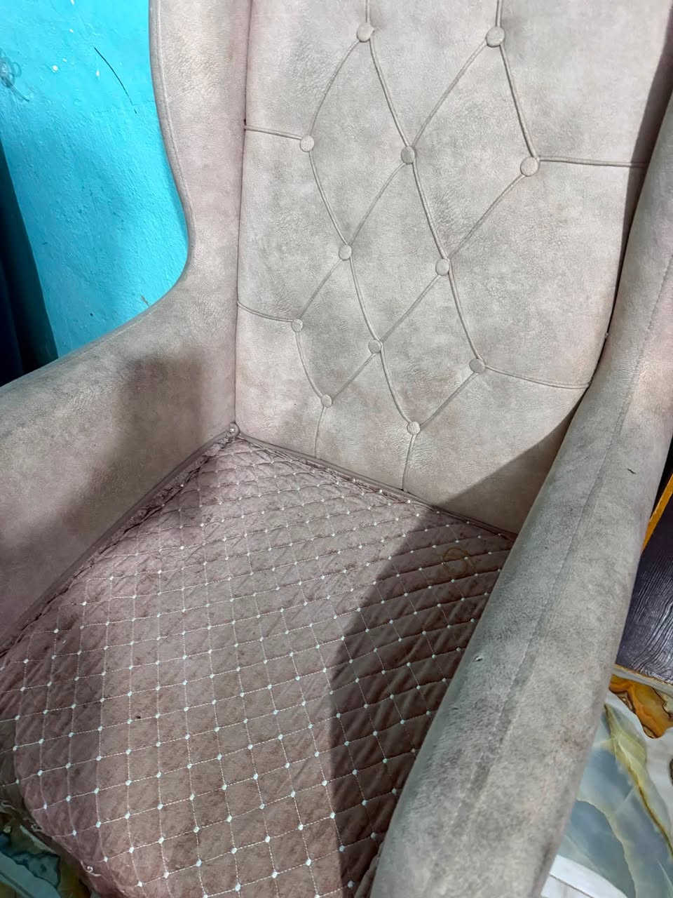 تخم مستعمل للبيع يكفي  10نفرات يكفي لون بيجي نضيف جداً  جداً مستعمل 
سعره 800الف و بي مجال 
ولي يعجبه خلي تواصل ويايه من خلال الرقم و بيكم خير و تدللون بل سعر 
***********
