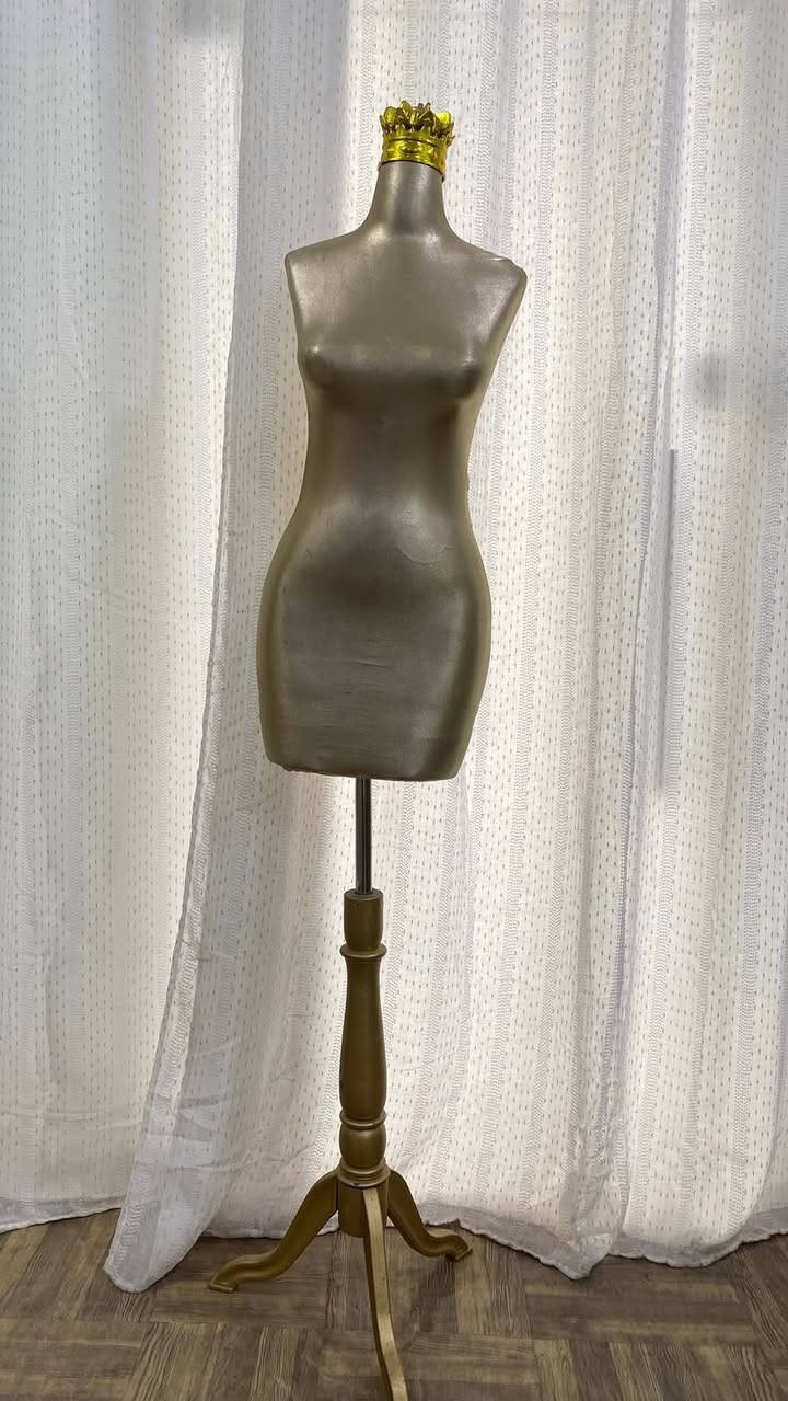 مرحباً عندي هاي المرايه والملكانه  للبيع اللي  تحب تشتري تراسلني وتدللون
سعر المرايه ٧٥ الف 
سعر الملكانه ٢٥ الف 

بعدهم جدد 
الملكانه تفيد الخياطات وأصحاب مشاريع الملابس كلش حلوه بالعرض


**إذا كنت صاحب هذا الإعلان وتريد حذفه لأي سبب، رجاءا أرسل رسالة إلى الدعم الفني**