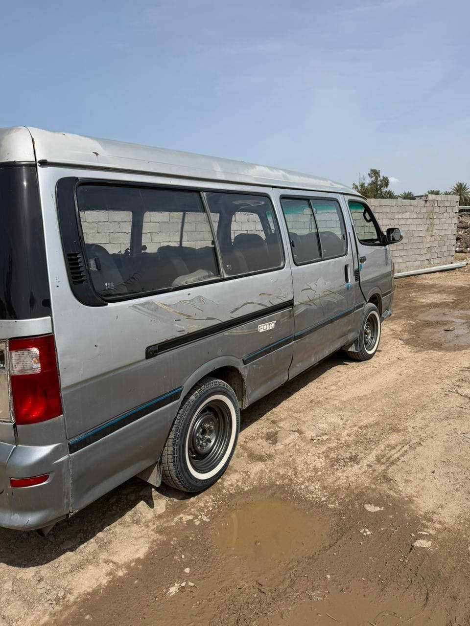 سياره فتون للبيع موديل 2010 رقم انكليزي جاهزه للشغل 
عوزها صدر امامي تبديل محرك بطه دوشمه جديده 
للاستفسار اتصل ***********. مكان بغداد
