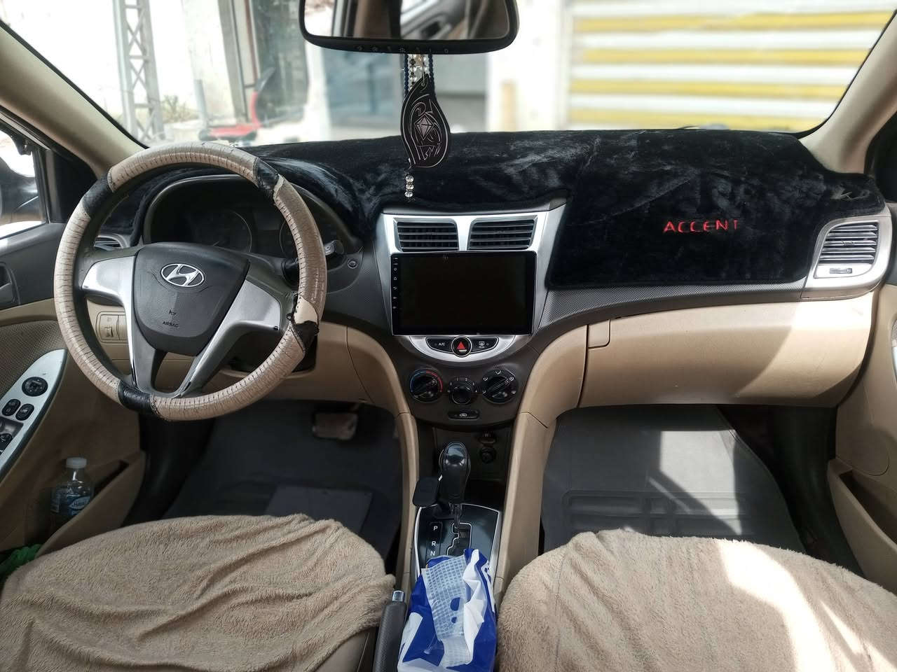 السلام عليكم 
اكسنت 2015خليجي 
محرك 1600 gdi
السعر 78 وبيها مجال
التواصل فقط ع الرقم 
***********
