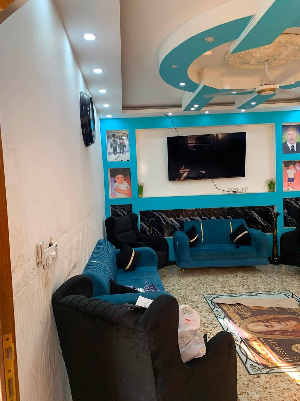 بيت للبيع مساحته 100م
10*10 طابقين يحتوي على 3 غرف نوم واستقبال ومطبخ وخدمات شارع تبليط مكانه حي السلام قرب مستوصف حي البساتين نوع العقار سند اصفر بيع مستعجل للاستفسار  الاتصال على ***********
