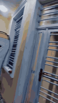 دار لبيع طابو زراعي الربيع  بيت البياع 85 متر مربع واجهه 7 نزال12 طابق واحد الثاني على النص غرفه نوم استقبال مطبخ ملحقات اخر فرع شارع سكله البستان السعر 94 لاستفسار ***********
