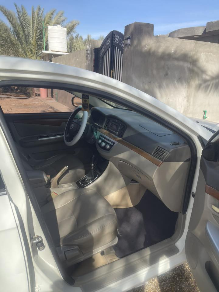 السلام عليكم للبيع ليفان 620 2011 محرك بلاد لا تنقيص ولا تبخير ولا جطلات سياره كله بلاديه كير عادي سياره كفاله من خياس او تعمير او ضربه رقم جديد هزه جديده حداديه توني مكمله سياره ماعايزه ولو برغي السعر 60 وبيه مجال الاستفسار ***********
