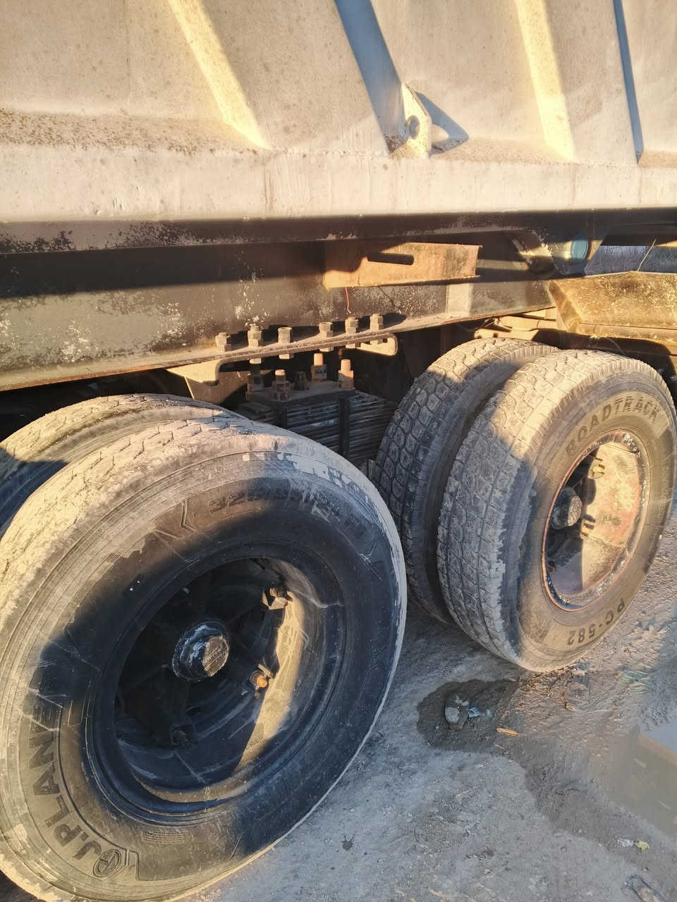 للبيع عربانة حدادية شغل الفلوجة تخم تاير ذرعة 32متر ثلاثة محاور شاصي الماني السعر  الاتصال بالرقم ***********
