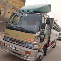 هينو فحل ٨ برغي  سته وربع ابلاد مكينه مامفتوحه ٨ عادي خطين  تخم تاير ج...