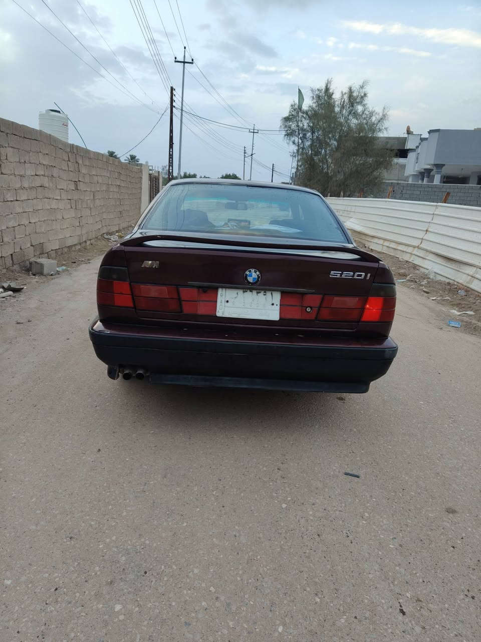 السلام عليكم بي ام حجم 520 مديل كير عادي رياضي 1993 مكينه امسكر مصبوغه عام بيه حادث مخذه ابيع كوم حديد راعيه يمي ايريد تحويل رجاء سعر 35بيه مجال للطيبين عنوان بصره أبو الخصيب رقم *********** اتصل وانا خادم
