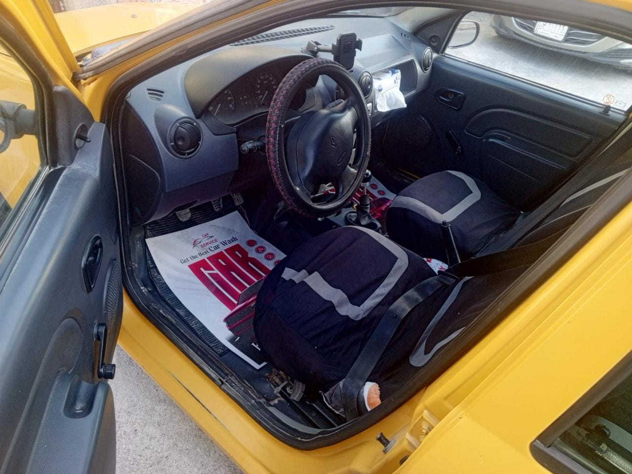 السلام عليكم رينو لوكان 2010 بسمي بيهه قطعتين صبغ بدون حادث كير محرك جدد السعر 32 وبيهه مجال *********** اتصال فقط ماجاوب خاص
