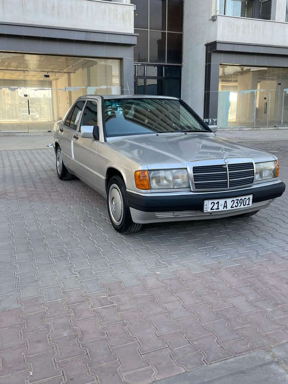 للبيع مارسدس 190طيارين موديل 1993محرك محور ونجي تبريد شغال مصبوغه عام للجمالي بدون ضربه قويه بدون خياس قواعد دبلات سليمه رقم سليمانيه دولي سنويه لحد 2029بسمنا سعر50بي مجال ***********
مكان سياره كركوك
