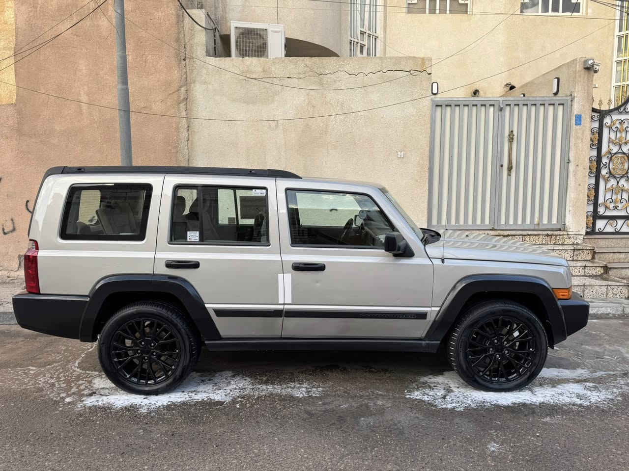 للبيع جيب كوماندر 2007 وارد كندي كفالة عامة صبغ وضربة وتبديل ما عدا قطعة وحدة كلير اثر جراد بدون معجون فقط كلير مكينة وكير مكفولات 6سلندر3700 تخم تاير وتخم ويلكب جديد حجم 20 3قطع تبريد 7راكب شاشة وكامرة وتحكم ستيرن وكشن كهرباء رقم بغداد انكليزي سنوية 2028 جديدة سيارة جاهزة ما بيها نقص مكان السيارة البصرة الامن الداخلي السعر 105 وبيها مجال ***********//***********
