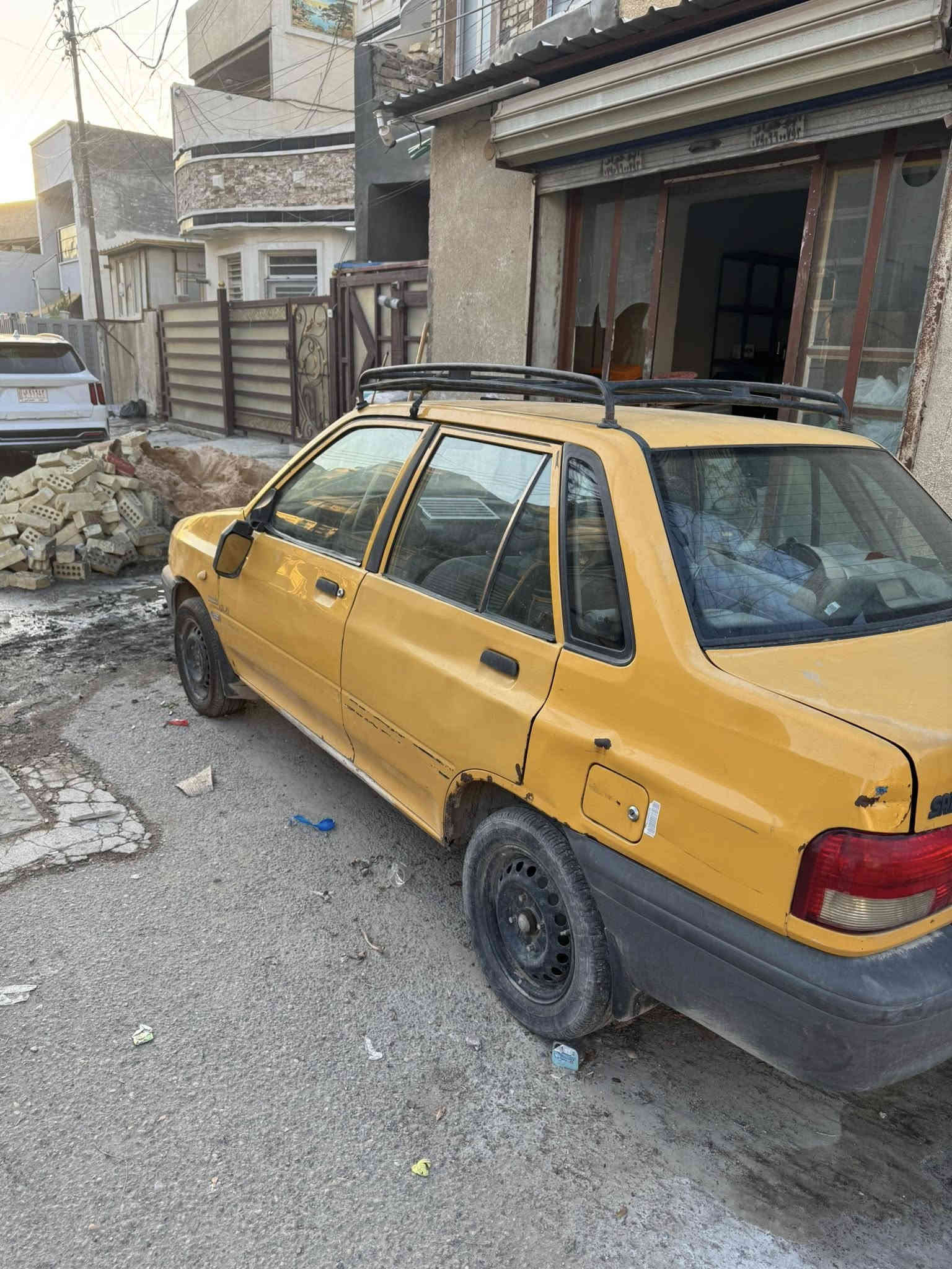 السلام عليكم 
سايبا ٢٠١١
شواصي مكفولة لا لحيم لافطر لا تصليح 
السيارة عوزها ترتيب ومكينتها شغالة بس بيها صوت 
مازدات وبكلايتات جدد 
زوج تايرات امامية 
*********** 
بغداد/شرطة الرابعة 
السيارة قفلها ١٧ ورقة جواها بدينار ماكدر ابدد
