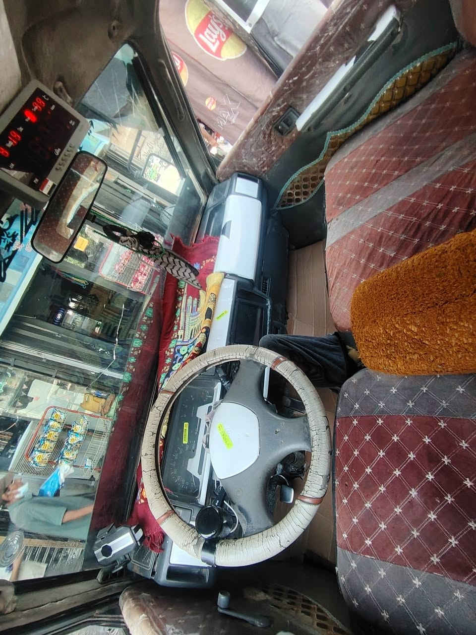 سلام عليكم  كـــــــــيا بستا موديل 94 السياره بلاديه داخل نضيف مسجل شاشه  مكينه وكير فول تخم تاير صدر جديد باتري جديد السياره مال جنايه نقصه فقط بس مشط السعـــــــــر 35وبيه مجال للشراي مكان السياره ابو غريب
***********بي واتساب
