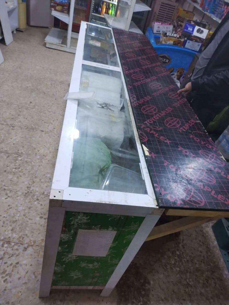 ميز الامنيوم واجهيته جام وفوك جام بنص رف جام والثاني خشبه كربلاء, العراق


**إذا كنت صاحب هذا الإعلان وتريد حذفه لأي سبب، رجاءا أرسل رسالة إلى الدعم الفني**