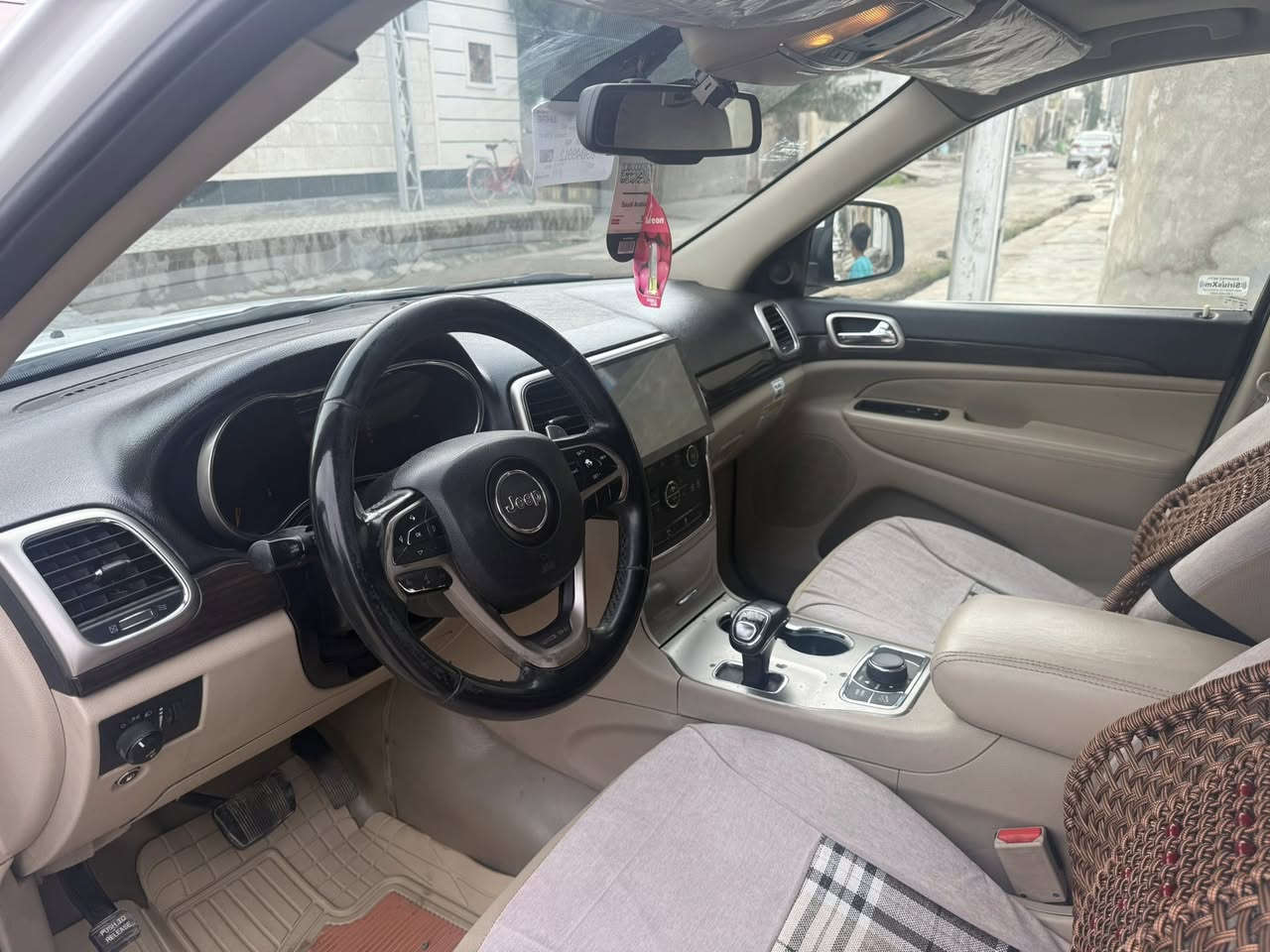 اللهم صلي وسلم وبارك على سيدنا محمد وآله وصحبه وسلم ًُ.  من رخصه الادمن  جيب لأريدو 2014 خليجي 6سلندر فتحه كشتات جلد تدفئه تبريد 4 ويل كير طياره حساس كأمره تخم اطارات جديده صدر امامي وخلفي جديد دوشمه كشنات جديده رقم بغداد مداور ثاني يوم شرط  ماشيه 103حقيقي  السعر 220 وبيها مجال بسيط العنوان ديالى بعقوبه  موبايل *********** والسونار موقف مع الصور
