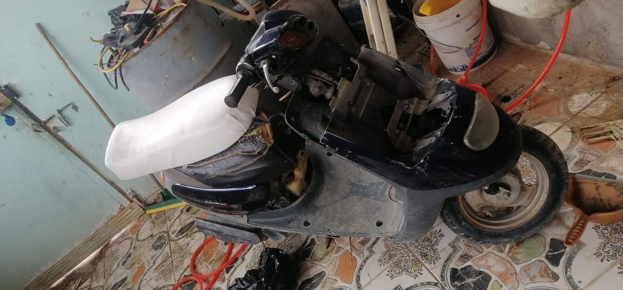 سلام عليكم دراجه للبيع جانت متروكه رايدلها كابريته كهربائيات كلها شغاله ابيع كوم حديد سعر 125


**إذا كنت صاحب هذا الإعلان وتريد حذفه لأي سبب، رجاءا أرسل رسالة إلى الدعم الفني**