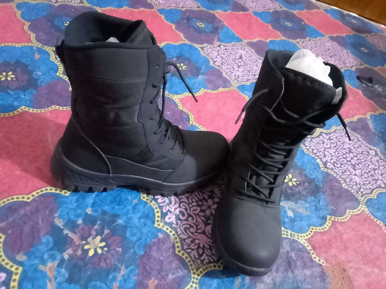 بوت عسكري مال باله قياس 42السعر 30المكان الشطره ***********
