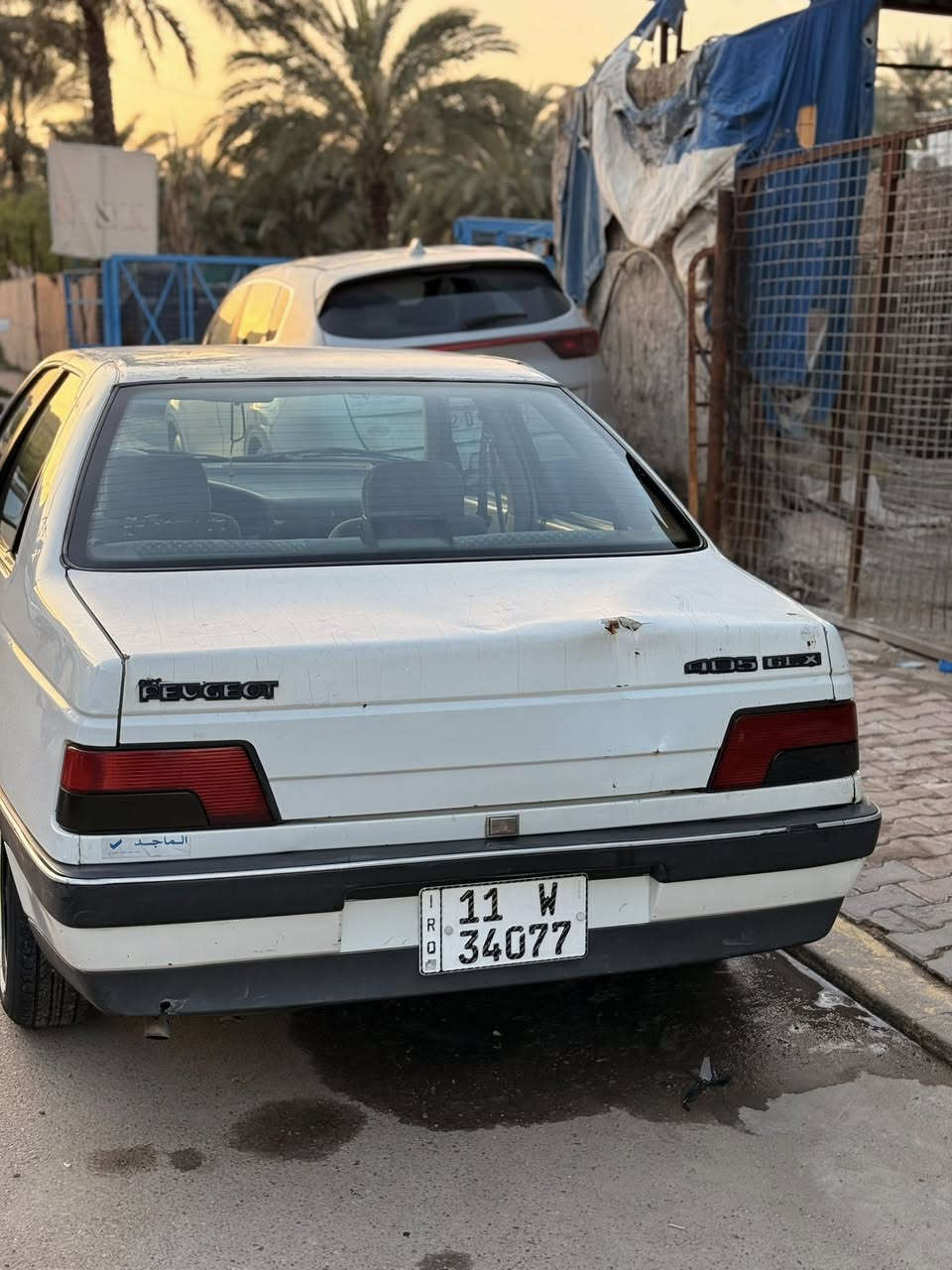 السلام عليكم من رخصه الادمن للبيع بيجو جيل اكس 405 2010 
السياره بدون ضربه بدون صبغ بيها ضربه بالجنطه بسيطه موضحه بالصور 
مكينه بيها فرنسي لاتنقيص ولا تبخير خير من الله 
كير مكفول صدر امامي خلفي مكفول كهربائيات كله شغاله 
السياره جاهزه من كلشي قبل للشارع 
رقم سنويه وهزه جديده 
السعر 38 وبيها مجال بصيط 
العنوان بغداد الكريعات 
رقم الهاتف ***********
