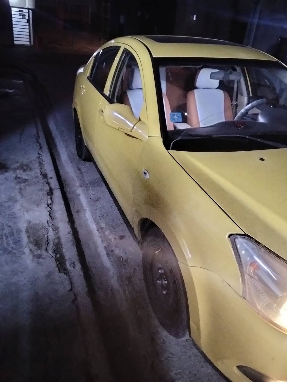 السلام عليكم شيرين E اي فايف موديل 2014 حادث جاملغ ايمن بدون دواخل رقم واسط مشروع وطني شرط التحويل مكينه كير تخم تاير حدادية كلا جديد كهربائيات كلها شغال السعر 40 وبيها مجال العنوان مدينه الصدر***********
