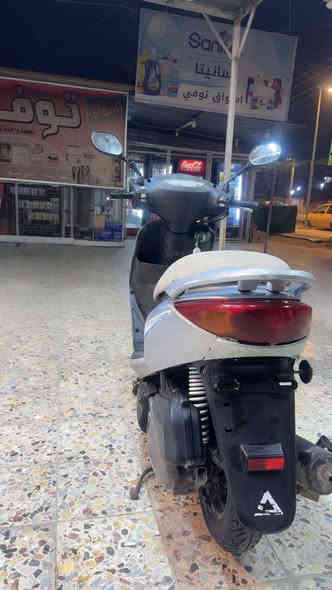 سلام عليم 
بيز بغبغاغ للبيع 
مكينه ما مفتوحته
الدراجه خير من الله كلشي منقاصه كهرباىيات كله شغال السعر ٨٠٠وبيه مجال 
***********
