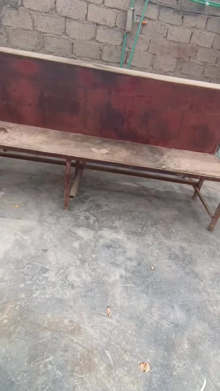 سلام عليكم شباب ميز مات مخضر لبيع تصلو عل رقم ***********
