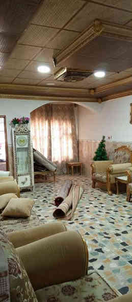 بيع مستعجل ويرهم دفعتين بيت218م ثلاث طوابق طابو صرف😍الواسطي خلف صيدلية الواسطي 
يرهم (دفعتين )ويرهم بيع على المصرف العقاري بدفع مقدمه 
  بناء 2016 😊

#الدار يتكون من ثلاث طوابق وكل طابق يشمل الصحيات 
الطابق الاول 
يتكون من ٣ غرف + مطبخ + وصحيات وترك عدد ثنين مع استقبال**
 
#الطابق الثاني*
 يتكون من ٤ غرف  واحده منهم تحتوي على بلكونه + صحيات وايضاً ترك*
 
#الطابق الثالث*
 يتكون من ٣ غرف مع سطح عدد ثنين + صحيات 
ويحتوي ايضاً على صحيات خارجيه + كراج للسيارات كبير ايضا😍

#السعر205مليون وبي مجال قليل جدا😊

***********واتس
*********** كركوك
