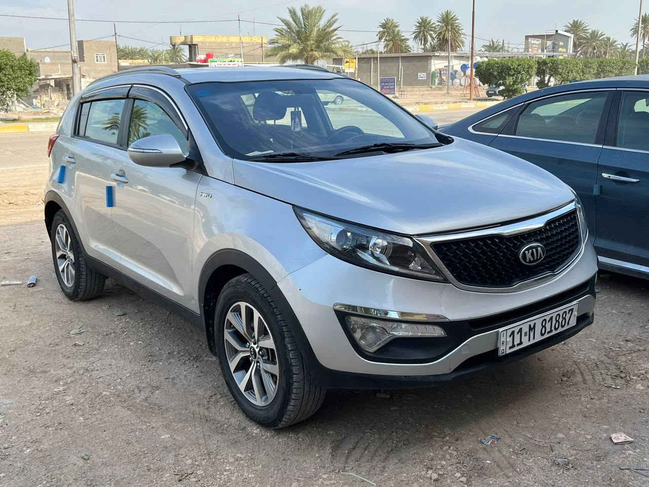 السلام عليكم
سبورتج 14 امريكي محرك 2400gdi تبريد شغال خير من الله 
حادث بنيد مبدل و مصبوغ دفع رباعي كامره خلفية تخم تاير جديد ، سياره جديده خير من الله السعر 118$ وبيه مجال بسيط مكاني بابل ***********
