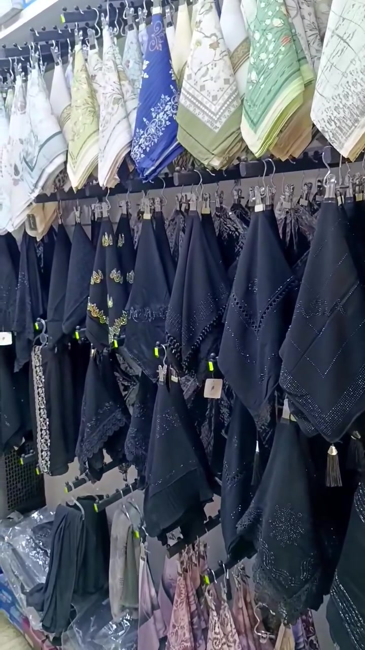✨ حجابات المتميز جرجريت ✨
🖤 سواد الليل ✔️ نوعية ممتازة ✔️ خامة راقية ومريحة
💰 السعر: 7,000 دينار فقط
🚚 يوجد توصيل إلى جميع محافظات العراق
📍 العنوان: كربلاء المقدسة – شهداء سيف سعد – مجاور مجمع وتين
🏪 أحذية وحقائب المتميز
🌸 تألقي بأناقة وجمال مع حجابات المتميز 🌸
 #متابعينى_لكم_احترامى❤️ #كربلاء #فرع_جديد #متابعيني #أحذية_وحقائب_المتميز #أناقة_وتميز #احذية #متابعين


**إذا كنت صاحب هذا الإعلان وتريد حذفه لأي سبب، رجاءا أرسل رسالة إلى الدعم الفني**