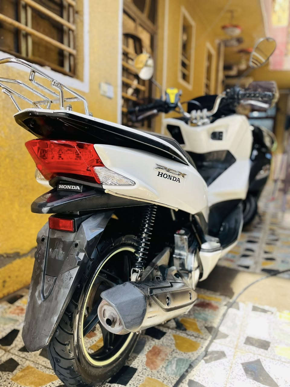 السلام عليكم دراجه bcx للبيع جيل ثاني ماليزي بصمه حساس ازدحام مكينه مكفوله سرعه شلعه معدل المكان بغداد الكريعات للاستفسار ***********
