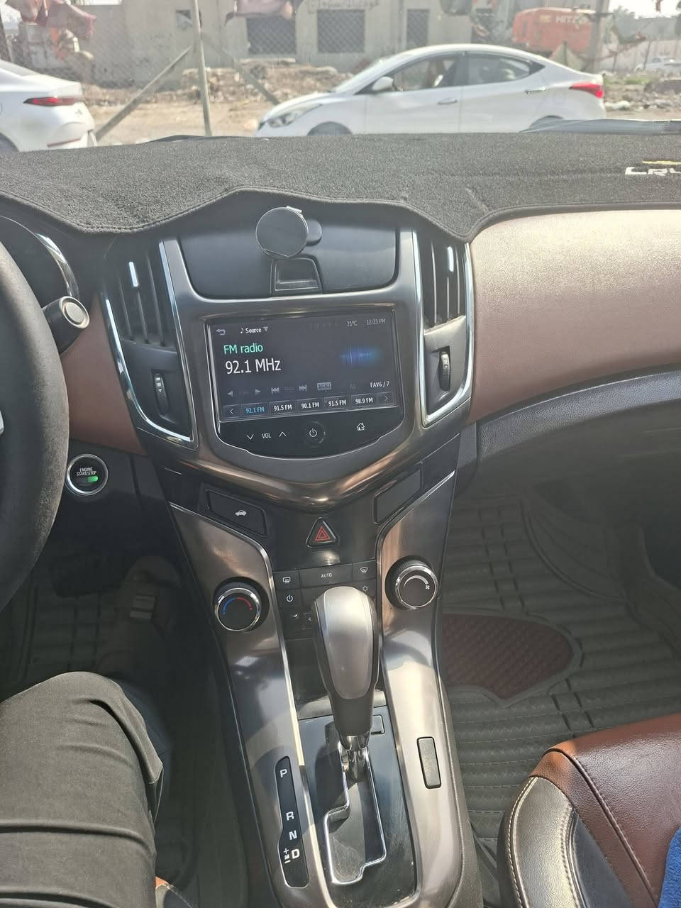 السلام عليكم
شوفرليت كروز 2016 خليجي 

فول مواصفات بدون حادث 

رقم سليمانيه بأسمي تحويل مباشر 

ماشيه 135 الف كيلو

محرك وكير وكهربائيات كفاله 

محرك 1800 

بدون نواقص السياره 

مكانه بغداد  البلديات 
السعر 96 وبيه مجال

***********
