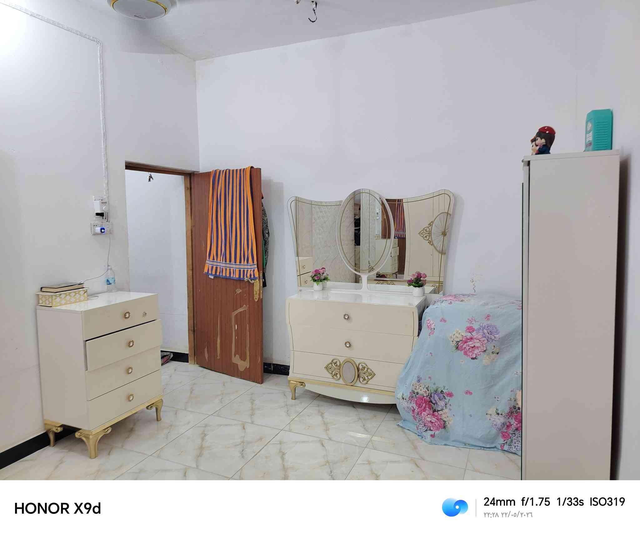 السلام عليكم دار للبيع المساحه ٥٠ شارع الصب مقابيل شارع السبيس خلف مدارس در النجف طابو زراعي سند ٢٥ مشمول بلتطويب مرقم للاتصال *********** السعر علخاص
