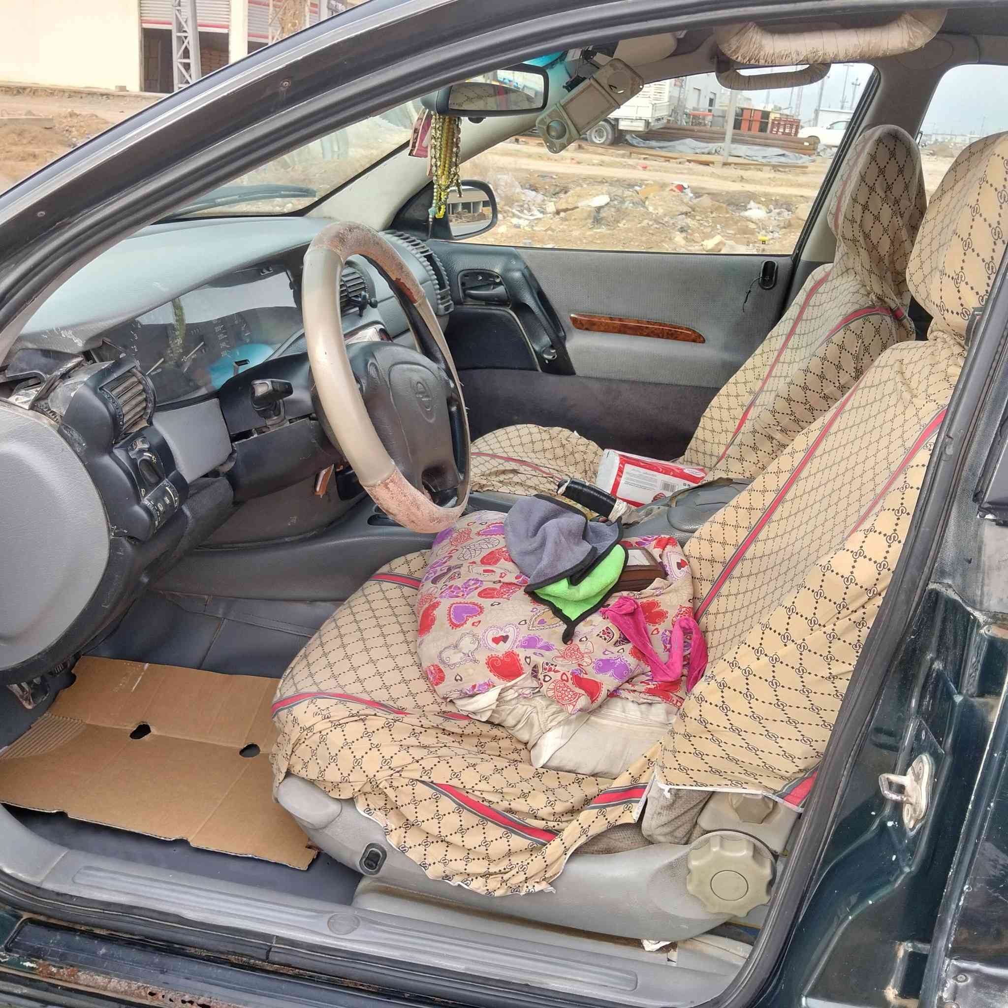 سلام عليكم ورحمة الله وبركاته وبل بزون موديل 1995 مكينة 2000مكينه وكير عادي خير من  الله وبسمي سياره بلاديه وترايك وين ما يعجبك سعر 30  رقم كركوك ***********
