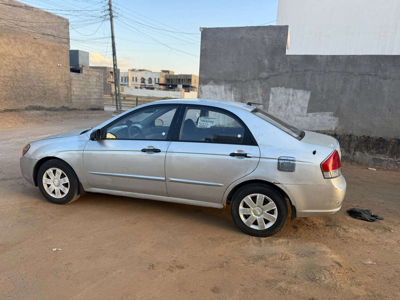 كيا سيراتوا خليجي  2007
كير عادي كفاله محرك وكير 
سنوية بأسمي وتحويل مباشر 
تبريد شغال ثلج، صدر جديد 
تخم تاير ، السعر 62 وبيها مجال 
مكان السيارة رمادي 
***********
