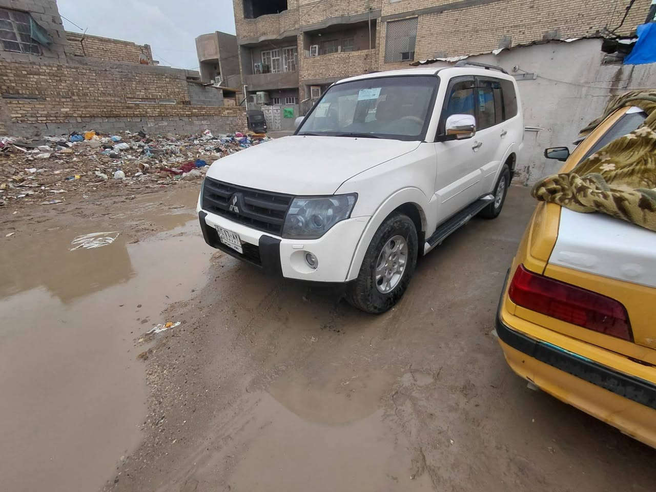 سلام عليكم عندي باجيرو موديل 2008سياره جاهزه الاخير مابيها اي شي بسمنه تخم تاير جديد صدر مكينه كير مكفولات مكينه 6سلندر سبعه راكب تبريد جاهز مكانها بغداد الامين ثانيه السعر 103وبيها مجال بصيط انتصل علا رقم ***********
