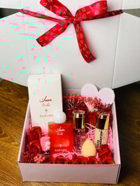 تجهيز حسب الطلب الزبون  لحجز عله رقم الهاتف واتساب 07869205144 @