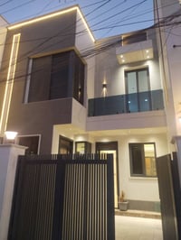 للبيع/ دار حديث 150م واجهة 7.50م  مودرن 4 نوم بناء 2025 واجهة بورسلين ...