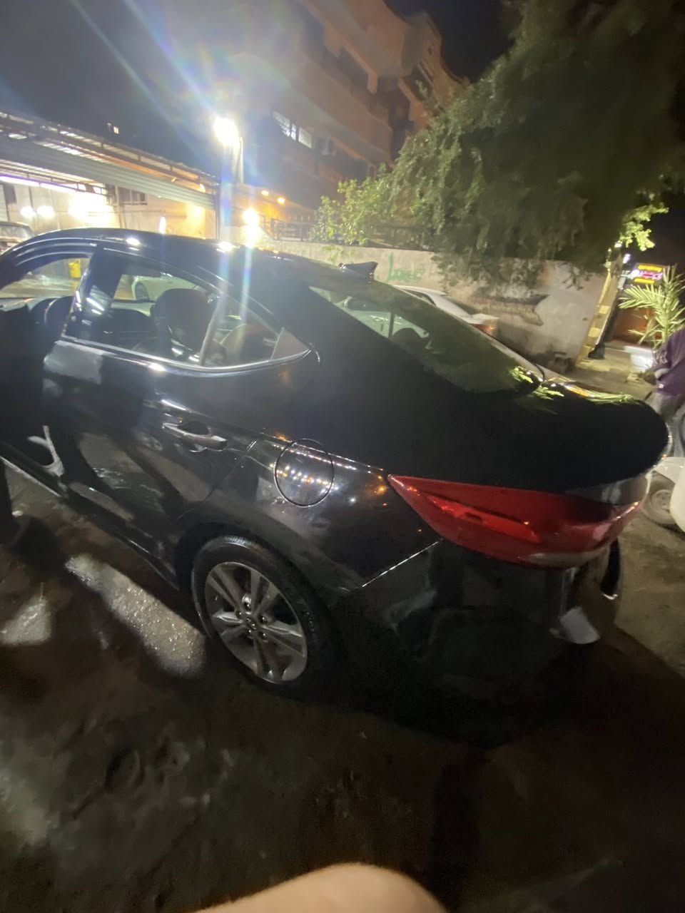 النترا للبيع مديل 17ماشيه 85رقم اربيل رقم قديم سياره نضيفه ما متعوبه محركها 2000دوش ضربتها جاملغ ولباب يم سايق ورش صبغ بل باب الوراء ما مضروب بس قطعه صغيره توحيد لون سعر 114بيها مجال مكاني بغداد شعله ***********
