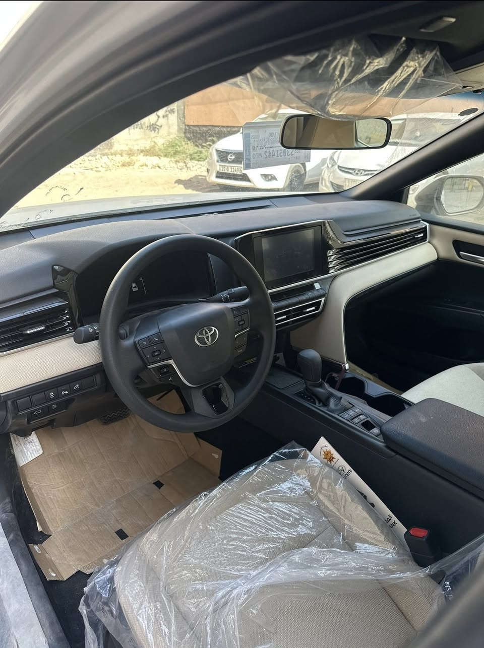 كامري موديل 2025 وكالة عبد الطيف ياباني
رقم بغداد مقترض وكفيل وكالة ثاني يوم 
السيارة فئة E فول عدا الفتحة
مرقم وكامل راعيها يسكن بغداد كلش خوش انسان مرتب 
مكاني البصرة المعقل 
للتواصل *********** السعر اتصل وتدلل

