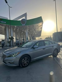 سوناتا موديل 16 حادثها ربع البنيد وجاملغ مبدل نفس اللون وهنا صار بيها ...