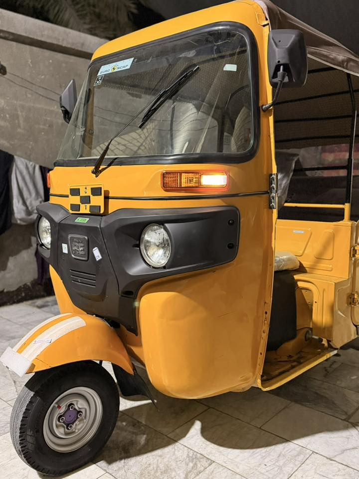 تكتك للبيع مديل ٢٠٢٢كفاله عامه ما عده شويه فوك الجمالغ الخلفي مشر عليه مكاني كربلاء أوراق البغدادي مكفوله للترقيم  الاستفسار ***********. السعر ٧٣٠٠ وبيه مجال
