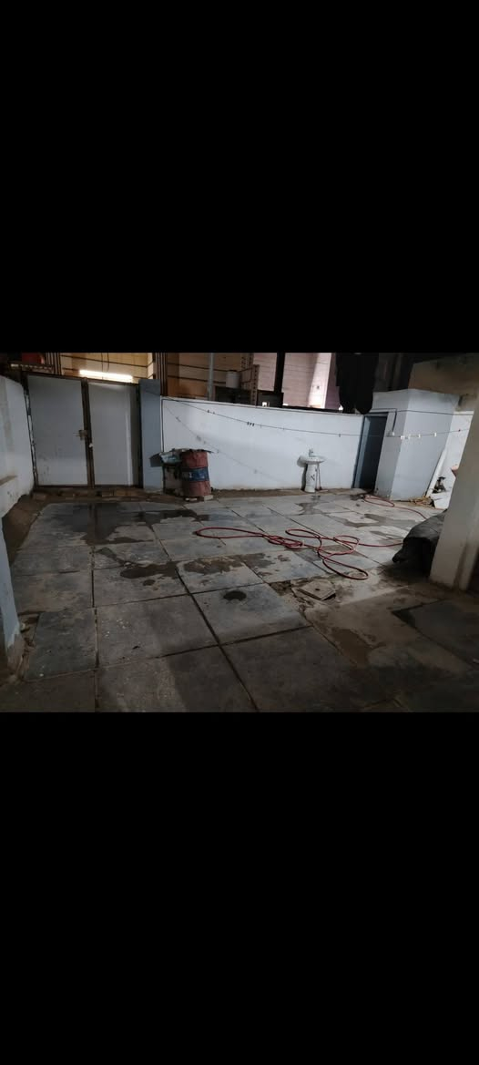 السلام عليكم بيت للبيع مطلوب مبادره [ ٩٥ ] وبليد نريد ٥٠ وبيه مجال للشراي تفاصيل البيت يتكون من غرفتين وصاله ومطبخ وبراني المساحه ١٩٠م خريطه رقم واحد لبيت نضيف ومتعوب عليه الموقع خلف الملعب الشارع الثاني تفاصيل اكثر تصال ***********
