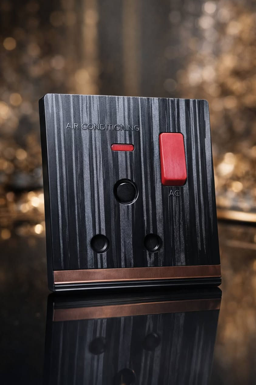 .  ضمان حقيقي 25 سنه من شركه أونكس
🔌 مقبس كهرباء عالمي يدعم مختلف أنواع القوابس.
⚡ منفذ USB مدمج لشحن الأجهزة الذكية بسهولة.
يجمع بين الأناقة والعملية في قطعة واحدة.
يقلل الحاجة إلى الشواحن الخارجية.
يضيف لمسة ديكور فاخرة مع أداء موثوق.
للحجز ***********
