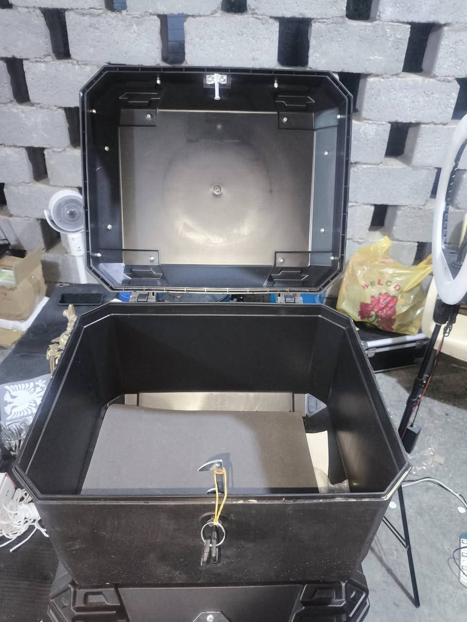 صناديق دراجات
السعر 35 الف للصندوق الواحد
هـ ***********
