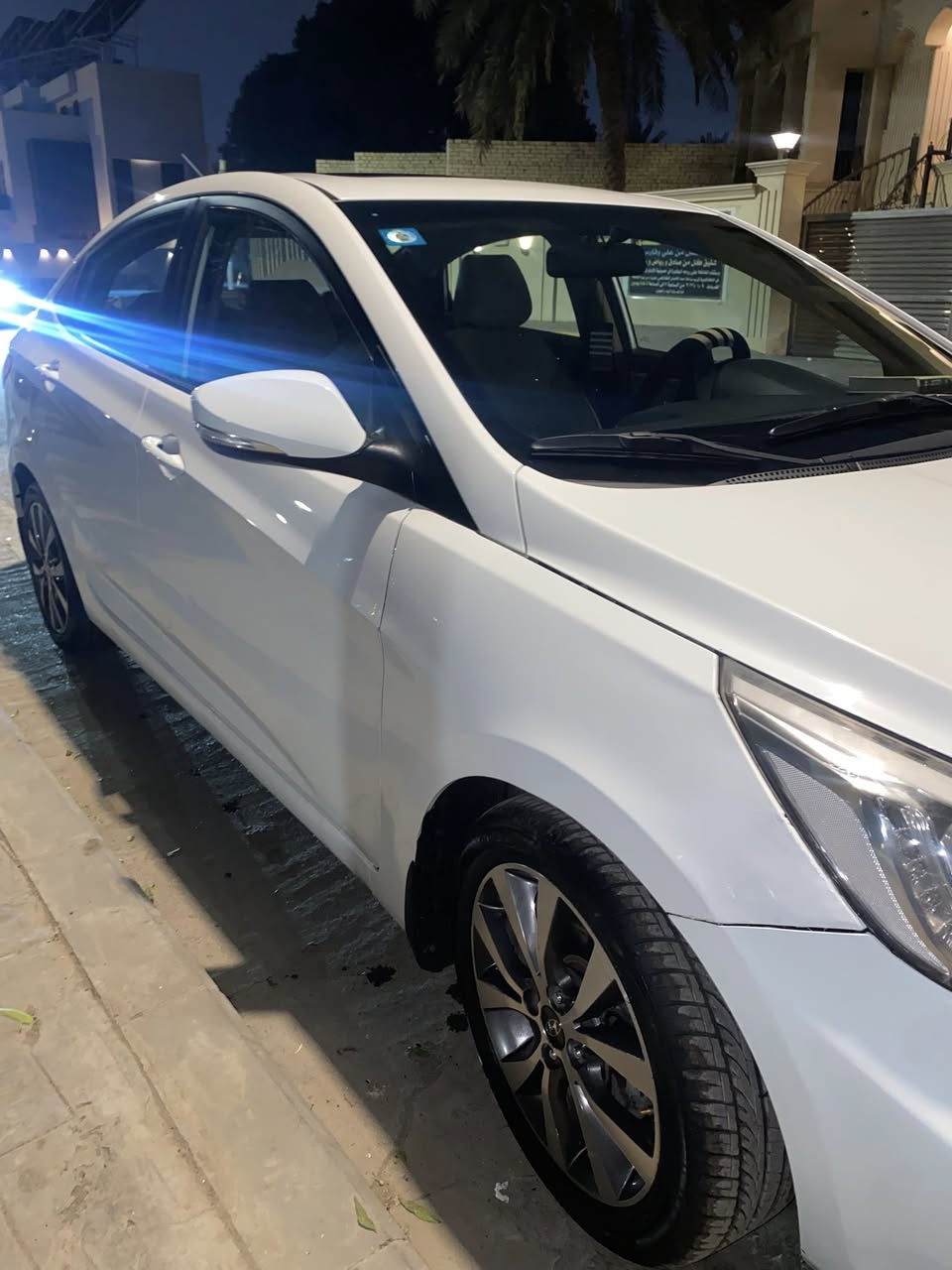 سلام عليكم
اكسنت خليجي (2016) 
رقم بغداد الجديد الانكليزي  رقم شبه مميز ✋
السياره باسمي تحويل ثاني يوم 
ماشيه 109
اشاير مري
فتحه بانوراما 
غرفتها جديده  
( كير محرك بلادي ) 
بيها جاملغ صبغ 
والدوسه وطخهً واضحه ب جاملج واضحه ب صور وبارد بسيط 

السياره فول نظافه وب العافيه ع ياخذه 
 بغداد ( الكاظميه ))

***********
