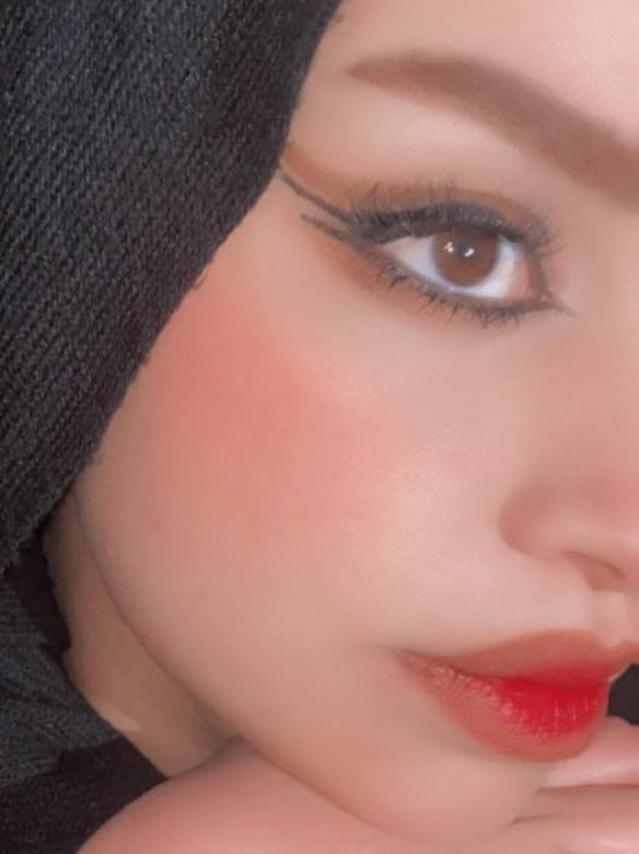 السلام عليكم بنات مكياج مناسبات تسريح شعر حفافه مساج للوجه أسعار مناسبة جدا العنوان داموك الحجز الاستفسار *********** حبايبي ضيفو حسابي
